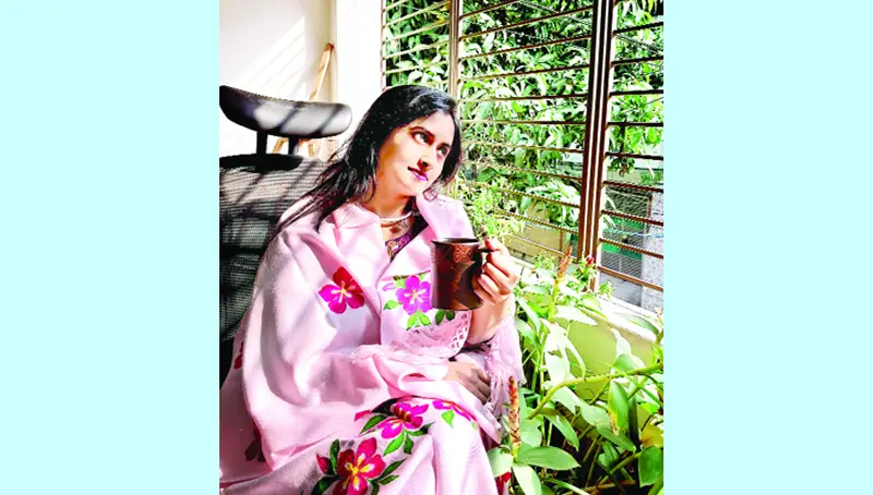 হ্যান্ডপেইন্ট কাপড়ের যত্ন হ্যান্ডপেইন্ট কাপড়ের যত্ন