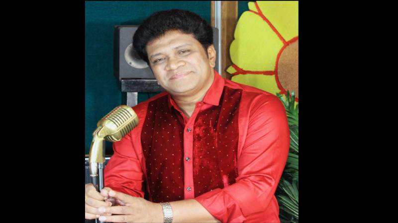উন্নয়ন ও নৌকার গান গেয়ে শ্রোতাদের মন জয় করলেন ফিরোজ প্লাবন উন্নয়ন ও নৌকার গান গেয়ে শ্রোতাদের মন জয় করলেন ফিরোজ প্লাবন