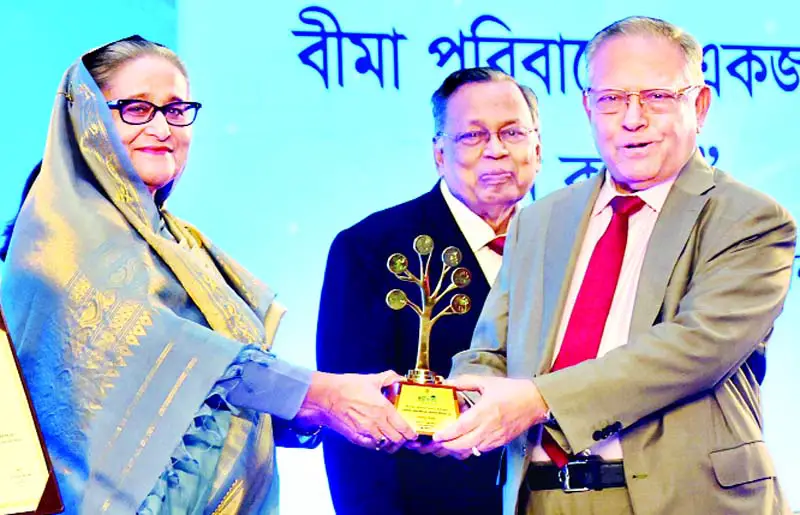ভবনটিতে জরুরি নির্গমন পথ না থাকায় ক্ষোভ ভবনটিতে জরুরি নির্গমন পথ না থাকায় ক্ষোভ
