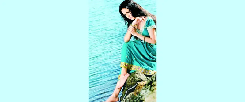 চলার ছন্দে পায়েল চলার ছন্দে পায়েল