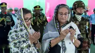 জাতীয় শোক দিবসে টুঙ্গিপাড়ায় বঙ্গবন্ধুর প্রতি প্রধানমন্ত্রীর শ্রদ্ধা