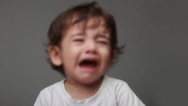 শিশু জেদ করলে কীভাবে সামলাবেন? 