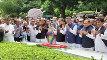 গোপালগঞ্জে জাতির পিতার সমাধিতে বরিশাল সিটি মেয়রের শ্রদ্ধা 