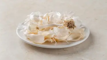 জেনে নিন, রসুনের খোসা যেসব কাজে লাগে