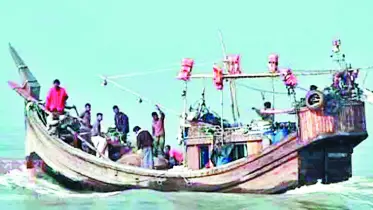 ‘সাগর যেন ক্যামুন অইয়া গ্যাছে ঠিকানা বদলেছে ইলিশ’