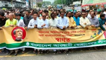 বাজেটকে স্বাগত জানিয়ে স্বেচ্ছাসেবক লীগের আনন্দ মিছিল 