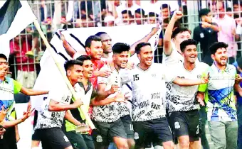 টাইব্রেকারে আবাহনীকে হারিয়ে শিরোপা মোহামেডানের