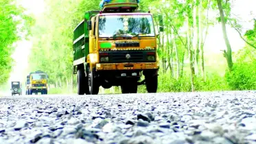 পঞ্চগড়ে মহাসড়কে  মহাদুর্ভোগ