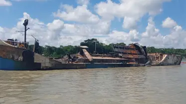 ‘সাগর নন্দিনী-২’তে জ্বালানী থাকার আশঙ্কায় আতঙ্ক কাটেনি উদ্ধাকারীদের