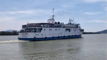 পর্যটকদের ফিরাতে সেন্ট মার্টিন রুটে জাহাজ