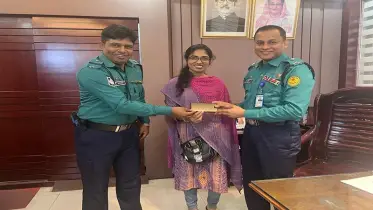হারিয়ে যাওয়া মোবাইল ফিরিয়ে দিলো মিরপুর থানা পুলিশ 