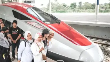 ঘণ্টায় ৩৫০ কিলোমিটার গতির নতুন ট্রেন “হুশ”