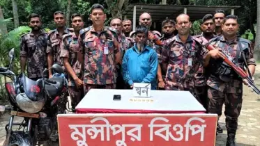 সীমান্তে অবৈধ স্বর্ণের বারসহ একজনকে আটক করলো বিজিবি