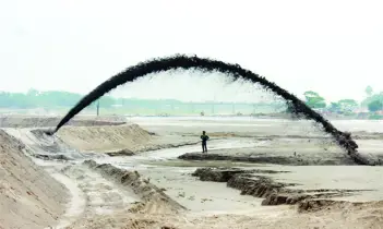 ব্রহ্মপুত্রের খনন কাজ মুখ থুবড়ে পড়েছে