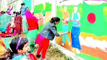 দেওয়ালে দেওয়ালে চিত্র, আঁকছে খুদে শিল্পীরা