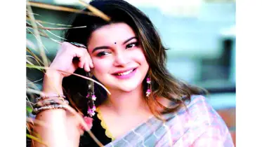 রবীন্দ্রনাথের গল্পের অপেক্ষায় শবনম ফারিয়া