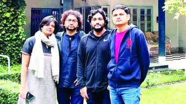 ধানমণ্ডি ৩২ নম্বরে পশ্চিমবঙ্গের ব্যান্ড ফসিলস