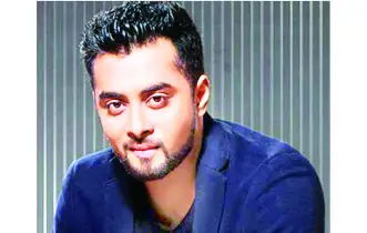 প্রকাশ হলো হৃদয় খানের ‘পিছুটান’