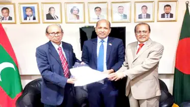 হুমকিতে পর্যটননির্ভর দেশ মালদ্বীপ