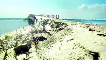 সংযোগ সড়কেই ধুঁকছে সেতু