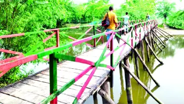 স্বেচ্ছাশ্রমে নির্মিত সেতুতে দুই গ্রামের সংযোগ