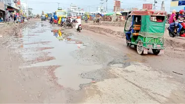 বেহাল খুলনা-সাতক্ষীরা মহাসড়ক