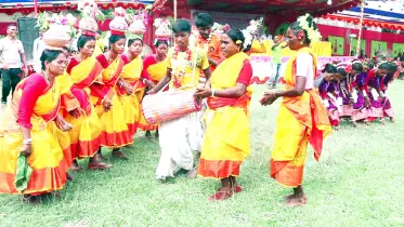 নওগাঁয় ক্ষুদ্র নৃগোষ্ঠীর কারাম উৎসব পালন