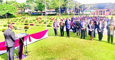ওয়ার সিমেট্রিতে শ্রদ্ধা জানালেন ৭ দেশের হাইকমিশনার 