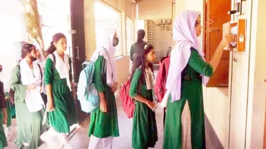 সিরাজগঞ্জ জেলার প্রথম স্মার্ট স্কুল, বেড়েছে শিক্ষার্থী উপস্থিতি