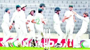 প্রথম দিনে স্পিনেই ১৫ উইকেটের পতন