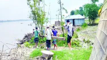 ভাঙন প্লাবন ঝড় ॥ তবু বাঁধি ঘর