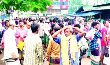 বিচিত্র পেশা! হাটের শ্রমিকরা