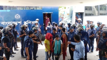 বান্দরবানে ব্যাংক ডাকাতি: ১৭ নারীসহ রিমান্ডে ৫২ জন
