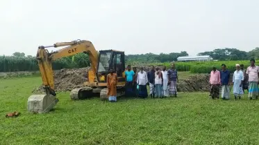 কৃষি কর্মকর্তার দখলে ৭ কোটি টাকার সরকারি খাস জমি 