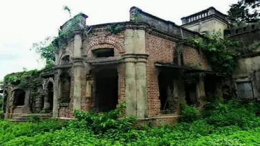 ঐতিহ্যবাহী জমিদার বাড়ি এখন ভুতুড়ে ঘর