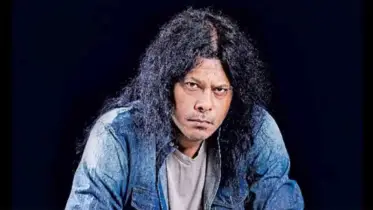 ৫৯ তে নগর বাউল জেমস