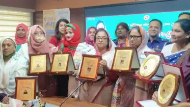 বাগেরহাটে সন্মাননা পেলেন ৫০ জয়িতা