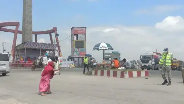ঈদ যাত্রা নির্বিঘ্ন করতে হাটিকুমরুল হাইওয়ে পুলিশের তৎপরতা