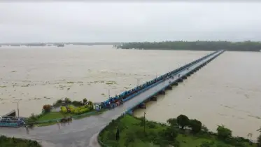 উজান থেকে তিস্তায় হড়পা বান ধেয়ে আসছে বাংলাদেশে