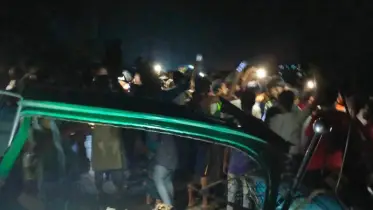একই রাতে মাইক্রোবাস-ট্রাক-অটোরিকশার সংঘর্ষে প্রাণ গেল ৬ জনের