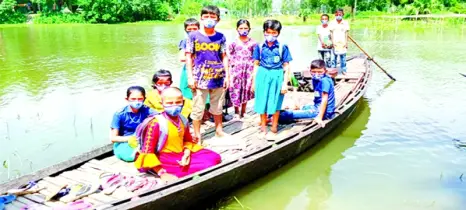 স্কুলে যেতে নৌকাই ভরসা