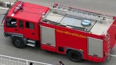 লালবাগে মিষ্টির দোকানে আগুন, নিয়ন্ত্রণে ৯ ইউনিট