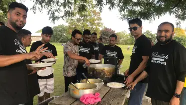 মিশিগানের স্টনী ক্রেক মেট্রো পার্কে ব্যবসায়ীদের বনভোজন