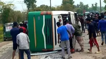 সিলেটে বাস উল্টে আহত ৫০, জানা যায়নি নাম পরিচয়