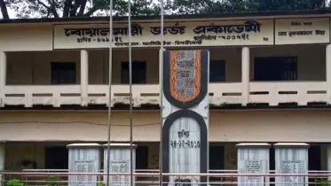 ৮ম শ্রেণির রেজিষ্ট্রেশন বাবদ আদায়কৃত অতিরিক্ত অর্থ ফেরত 