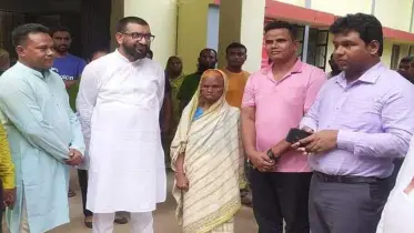বাড়ি থেকে বের করে দেওয়া সেই বৃদ্ধার ঠাঁই বৃদ্ধাশ্রমে