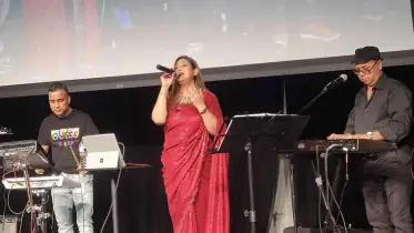 টরন্টোর সন্ধ্যা মাতালেন সঙ্গীত শিল্পী শান্তা
