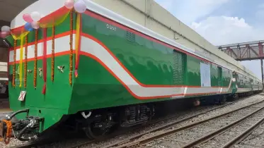 ঢাকা ছাড়ল প্রথম লাগেজ ভ্যান