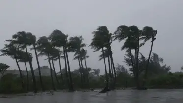 ঘূর্ণিঝড় মিধিলি: মোংলা ও পায়রা সমুদ্রবন্দরে ৭ নম্বর বিপদ সংকেত