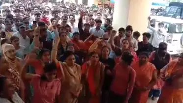 শিক্ষিকার প্রেমে ঘর ছাড়লেন ছাত্রী